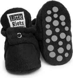 Little Riots - Babyslofjes - Antislip - Fleece Stepper - Zwart - Slofjes Voor Je Baby, Dreumes En Peuter Voor Jongens En Meisjes - 18-24 Maanden (14cm) - Schoenmaat 22-23
