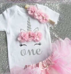3 In 1 Set Cakesmash Outfit Meisje - Eerste Verjaardag Eenhoorn Jurk Set - Babykleding - Roze Unicorn - 1 Jaar -Goedkope Kleintje Kleding Winkel 1146x1200 1