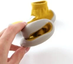 Merkloos Antislip Baby Schoentjes - Eerste Loopschoentjes – Completebabyuitzet - Maat 20,5 – 6-12 Maanden – Geel -Goedkope Kleintje Kleding Winkel 1200x1053