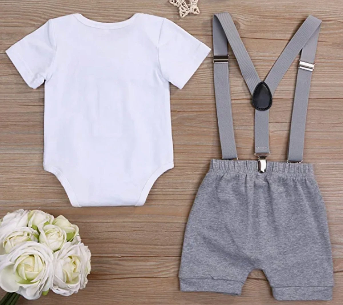 Merkloos 3-delige Set / Eerste Verjaardag / Jongen / Verjaardagsoutfit / 1 Jaar / One / Fotoshoot / Cakesmash / Cake Smash Outfit / Boy / Grijs / Wit / Strik / Maat 80 2 Merkloos 3-delige Set / Eerste Verjaardag / Jongen / Verjaardagsoutfit / 1 Jaar / One / Fotoshoot / Cakesmash / Cake Smash Outfit / Boy / Grijs / Wit / Strik / Maat 80 - Afbeelding 2