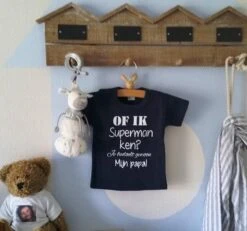 Merkloos Baby Blauw Shirtje Tekst Of Ik Superman Ken? Je Bedoelt Gewoon Mijn Papa! | Lange Of Korte Mouw T-Shirt | Donkerblauw | Maat 56 62 68 74 80 86 92 98 104-110 |cadeau Eerste Vaderdag Beste Liefste Je Kan Het Jongen Meisje Unisex Kleding Babykleding
