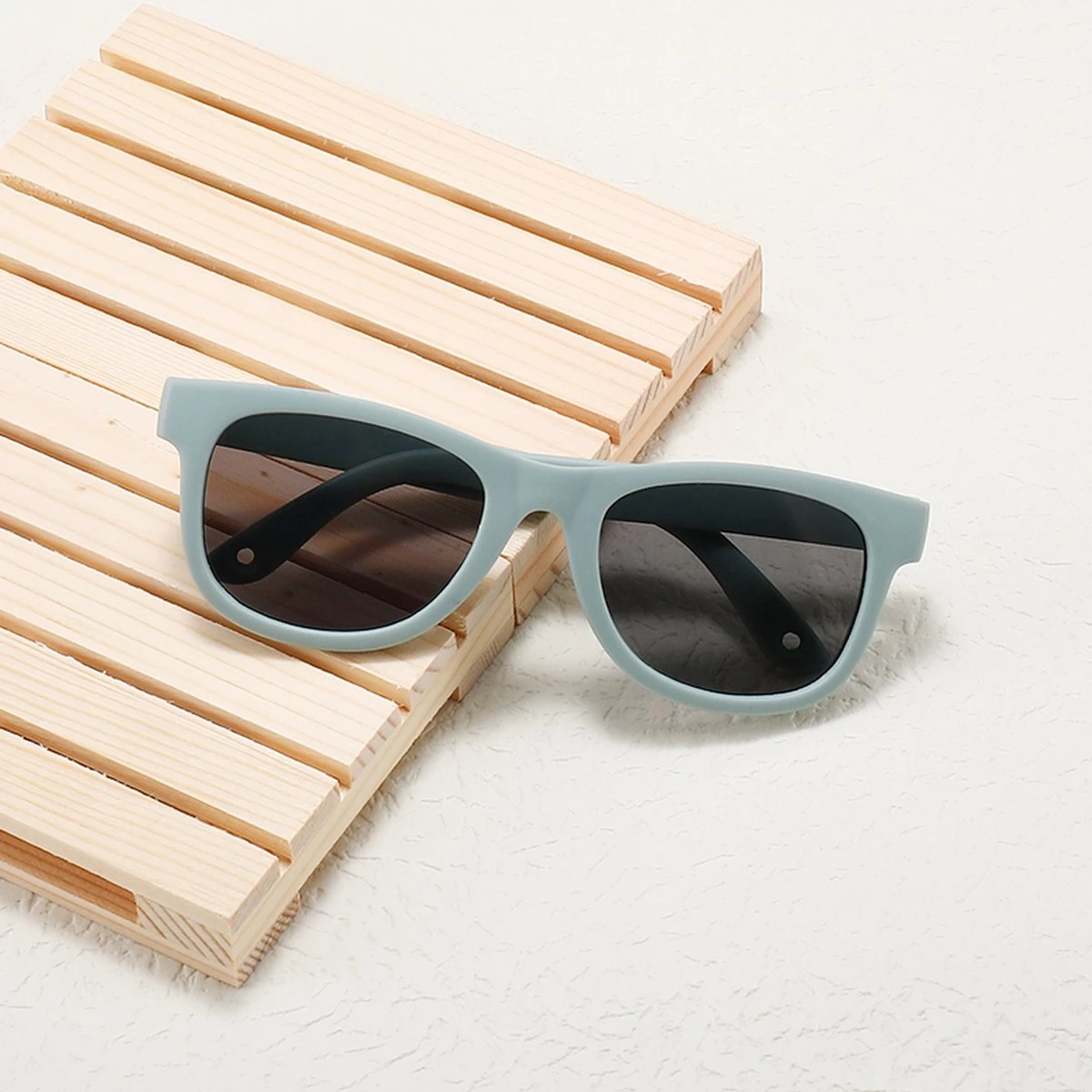 Maesy - Baby Zonnebril Indi - 0-2 Jaar - Flexibel Buigbaar - Verstelbaar Elastiek - Gepolariseerde UV400 Bescherming - Jongens En Meisjes - Babyzonnebril Vierkant - Terracotta Brique 5 Maesy - Baby Zonnebril Indi - 0-2 Jaar - Flexibel Buigbaar - Verstelbaar Elastiek - Gepolariseerde UV400 Bescherming - Jongens En Meisjes - Babyzonnebril Vierkant - Terracotta Brique - Afbeelding 5