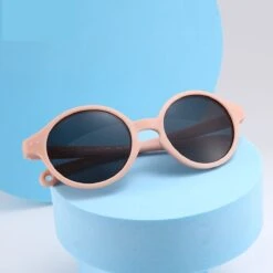 Maesy - Baby Zonnebril Noah - 0-2 Jaar - Flexibel Buigbaar - Verstelbaar Elastiek - Gepolariseerde UV400 Bescherming - Jongens En Meisjes - Babyzonnebril Ovaal - Zwart -Goedkope Kleintje Kleding Winkel 1200x1200 3