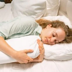 Mikoala Lichaamskussen - Body Pillow - Zwangerschapskussen - Ergonomisch Kussen - Hypoallergeen - 110 Cm X 23 Cm -Goedkope Kleintje Kleding Winkel 1200x1200 631