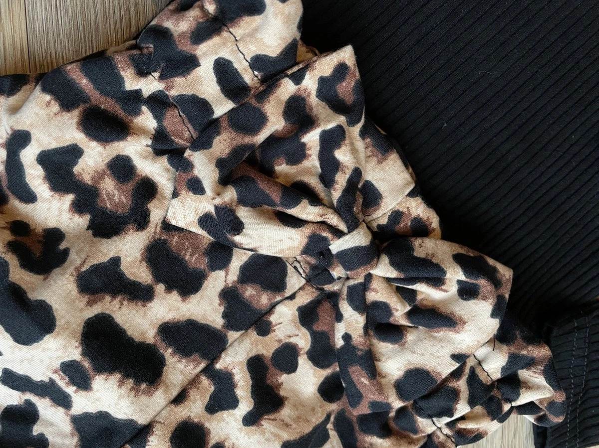 Merkloos Panterprint Setje Baby Meisje - 3 Delig - Haarband - Broekje - Rompertje - Zwart - Maat 74 - Newborn Kleding - Babykleding - Baby Meisje Cadeau 4 Merkloos Panterprint Setje Baby Meisje - 3 Delig - Haarband - Broekje - Rompertje - Zwart - Maat 74 - Newborn Kleding - Babykleding - Baby Meisje Cadeau - Afbeelding 4