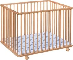 Cabino Baby Box Inklapbaar Met In Hoogte Verstelbare Bodem Beech -Goedkope Kleintje Kleding Winkel 1200x979 1