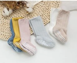 Merkloos Baby Sokken - Set 3 Paar - 6-12 Maanden - Antislip Sokken Baby - Babysokken - Baby Sokjes - Unisex - Kaki/Lichtgrijs/Geel -Goedkope Kleintje Kleding Winkel 1200x995 1