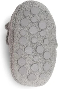 Little Riots - Babyslofjes - Antislip - Fleece Stepper - Grijs - Slofjes Voor Je Baby, Dreumes En Peuter Voor Jongens En Meisjes - 12-18 Maanden (13cm) - Schoenmaat 20-21 -Goedkope Kleintje Kleding Winkel 786x1200