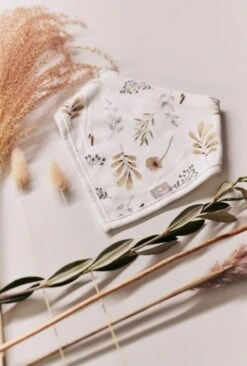 Jollein Slab Bandana Wild Flowers- 2 Stuks -Goedkope Kleintje Kleding Winkel 809x1200 1