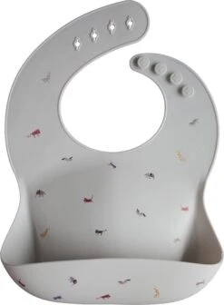 Mushie Siliconen Baby Slabbetje Met Opvangbakje | Lilac Flowers | BPA Ftalaatvrij| Afwasbaar -Goedkope Kleintje Kleding Winkel 881x1200 5