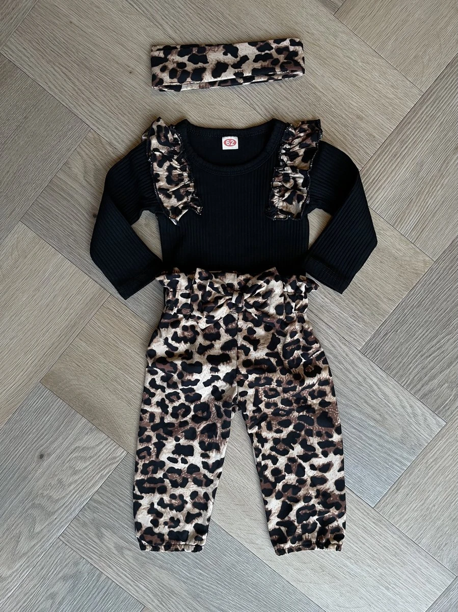 Merkloos Panterprint Setje Baby Meisje - 3 Delig - Haarband - Broekje - Rompertje - Zwart - Maat 74 - Newborn Kleding - Babykleding - Baby Meisje Cadeau 1 Merkloos Panterprint Setje Baby Meisje - 3 Delig - Haarband - Broekje - Rompertje - Zwart - Maat 74 - Newborn Kleding - Babykleding - Baby Meisje Cadeau