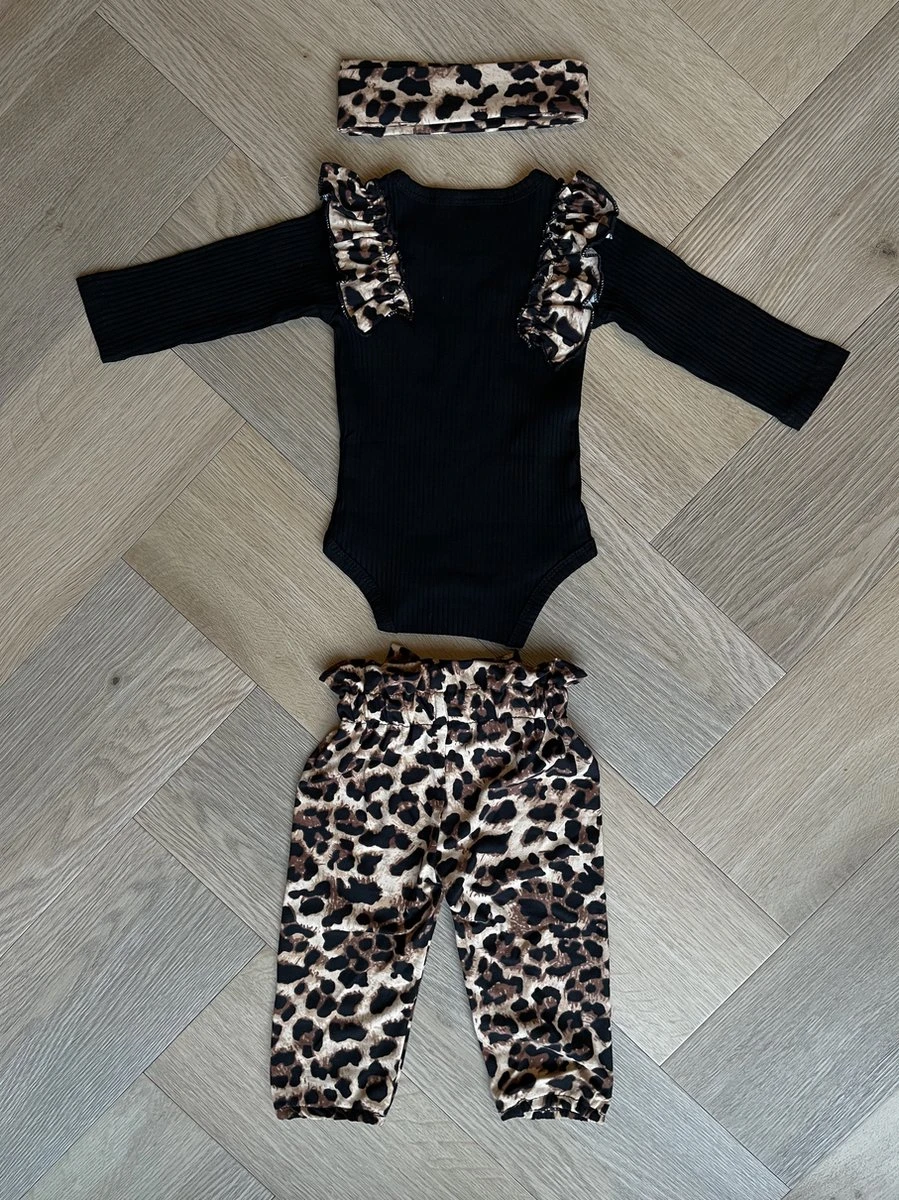 Merkloos Panterprint Setje Baby Meisje - 3 Delig - Haarband - Broekje - Rompertje - Zwart - Maat 74 - Newborn Kleding - Babykleding - Baby Meisje Cadeau 2 Merkloos Panterprint Setje Baby Meisje - 3 Delig - Haarband - Broekje - Rompertje - Zwart - Maat 74 - Newborn Kleding - Babykleding - Baby Meisje Cadeau - Afbeelding 2