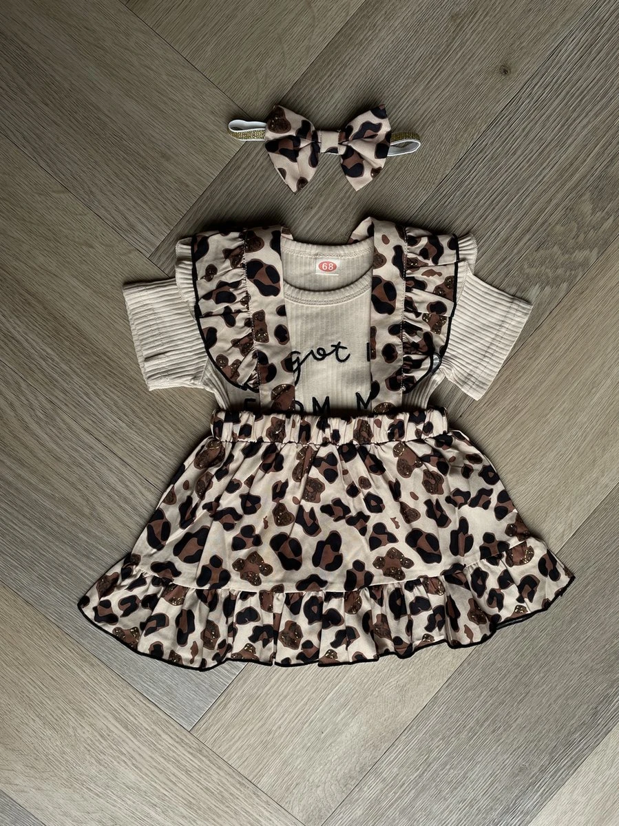Merkloos Panterprint Setje Baby Kleding Meisje - 3 Delig - Haarband - Jurkje - Rompertje - Nude - Maat 74 - Babykleding - Baby Meisje Cadeau - Borduursel Tekst Mama 1 Merkloos Panterprint Setje Baby Kleding Meisje - 3 Delig - Haarband - Jurkje - Rompertje - Nude - Maat 74 - Babykleding - Baby Meisje Cadeau - Borduursel Tekst Mama