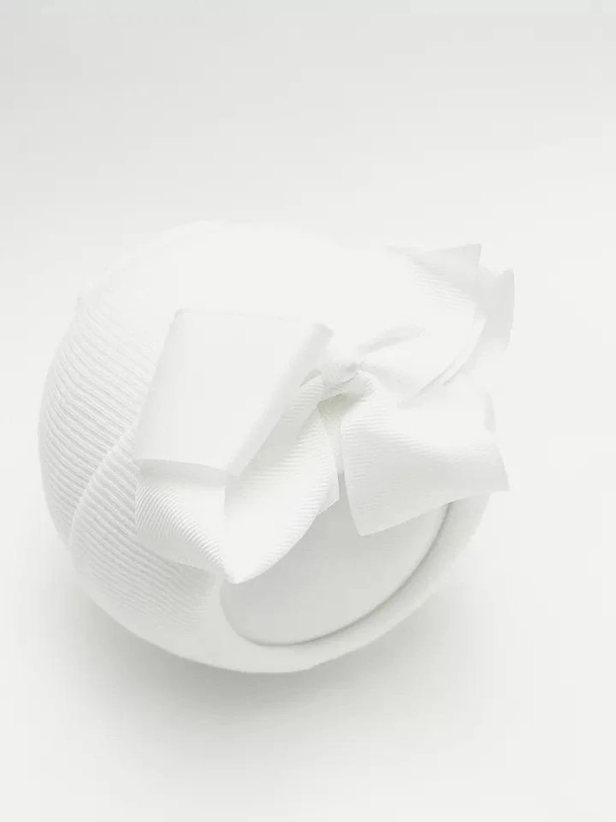 Newborn Muts Met Strik Van Lint | Wit | Exclusive Luxury Gift.nl 2 Newborn Muts Met Strik Van Lint | Wit | Exclusive Luxury Gift.nl - Afbeelding 2