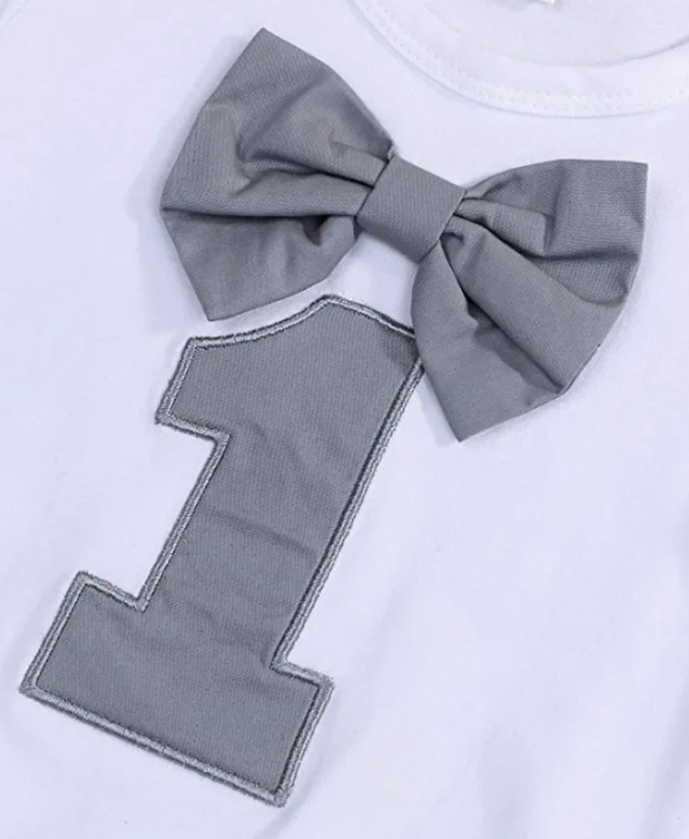 Merkloos 3-delige Set / Eerste Verjaardag / Jongen / Verjaardagsoutfit / 1 Jaar / One / Fotoshoot / Cakesmash / Cake Smash Outfit / Boy / Grijs / Wit / Strik / Maat 80 4 Merkloos 3-delige Set / Eerste Verjaardag / Jongen / Verjaardagsoutfit / 1 Jaar / One / Fotoshoot / Cakesmash / Cake Smash Outfit / Boy / Grijs / Wit / Strik / Maat 80 - Afbeelding 4